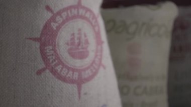 Kahve Torbası, yakın plan.