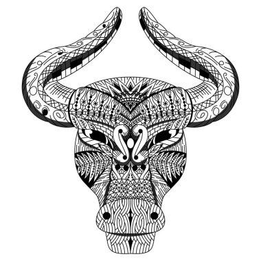 Zentangle tarzında boğa kafası çizilmiş.