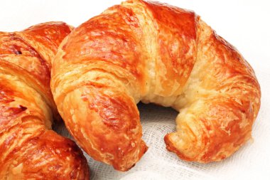 beyaz üzerine taze hamur işleri