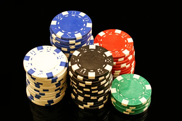 Montones de fichas de poker —  Fotos de Stock