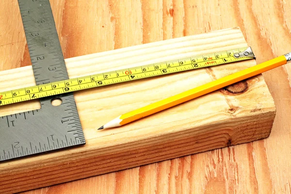 Cutting Lumber — Stock Photo, Image