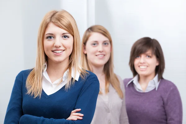 Grupo de estudiantes adolescentes Chicas — Foto de Stock