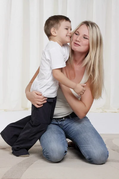 Mom playing with young son — Stock Photo, Image