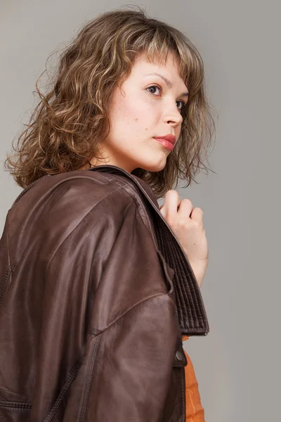 Glamour retrato de mujer hermosa — Foto de Stock