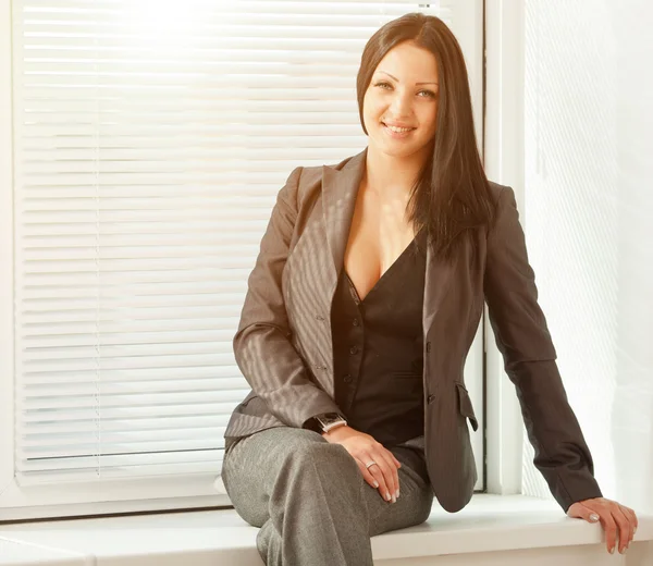 Geschäftsfrau im Büro — Stockfoto