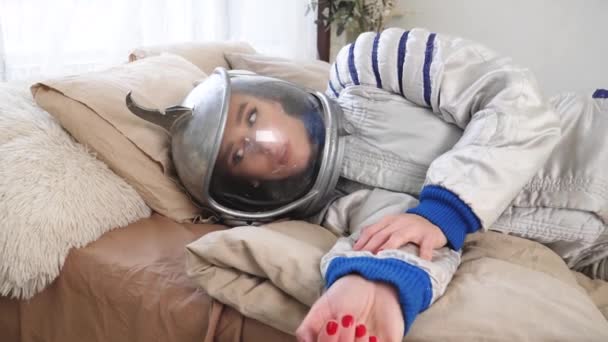 Girl in astronaut costume — Stock Video