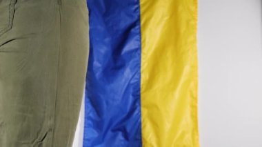 Ukrayna 'daki savaşla ilişkili bir kız.