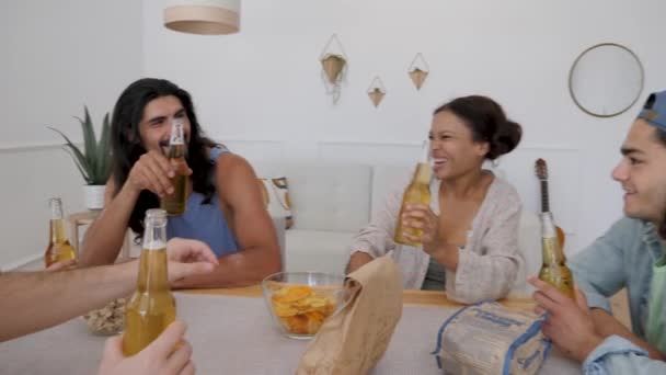 Friends Sit Table Chat Clink Beer Eat Chips Laugh — Wideo stockowe