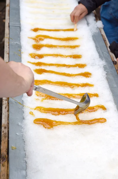 Maple Taffy Pe Zăpadă — Fotografie, imagine de stoc