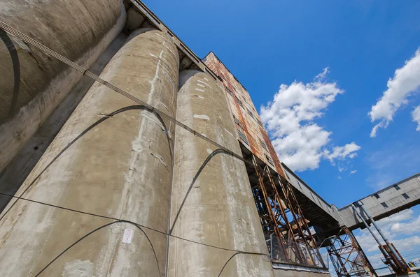 Silo de grano viejo — Foto de Stock