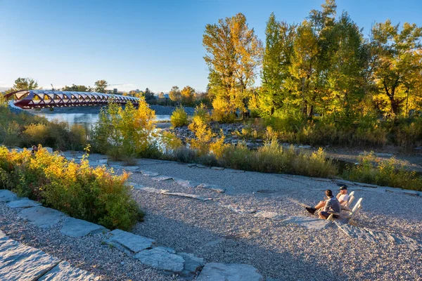 Calgary Alberta Kanada September 2021 Jembatan Perdamaian Dan Tepi Sungai — Stok Foto