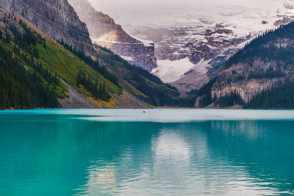 Turquoise Lake Louise Canadian Rockies Alberta Canada — Stock Photo, Image