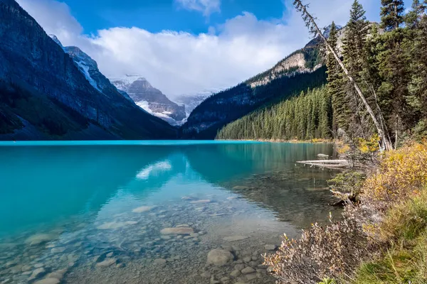 Turquoise Lake Louise Canadian Rockies Alberta Canada — Stock Photo, Image