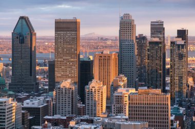 Montreal, CA - 27 Kasım 2021: Kondiaronk Belvedere 'den Montreal Skyline