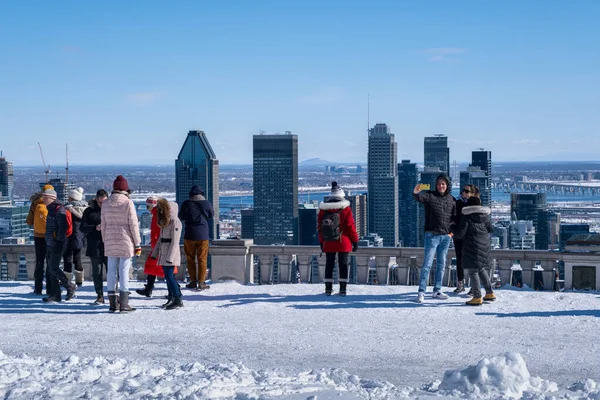 Montreal Canadá Febrero 2022 Montreal Skyline Kondiaronk Belvedere Invierno —  Fotos de Stock