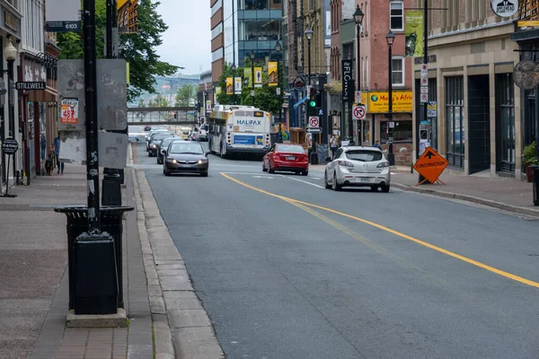 Halifax Nova Escócia Canadá Agosto 2021 Carros Dirigindo Uma Rua — Fotografia de Stock