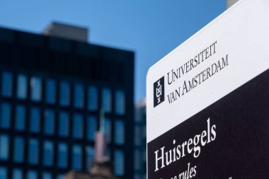 Amsterdam, Hollanda - 23 Haziran 2022: Amsterdam Üniversitesi imzası