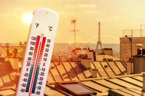 Thermometer Front Paris Skyline Heatwave France — ストック写真