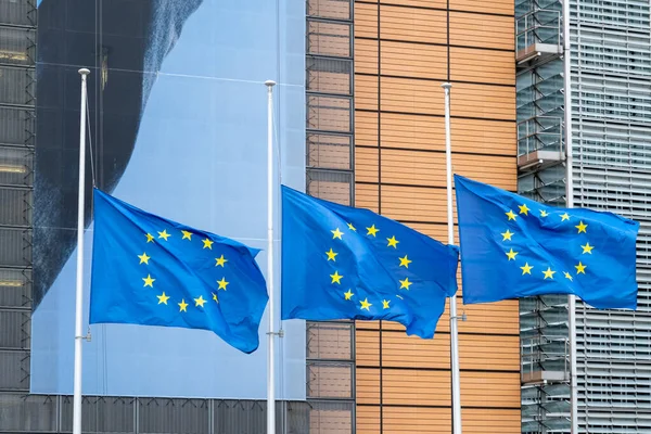 Bandeiras Frente Comissão Europeia Bruxelas Bélgica — Fotografia de Stock