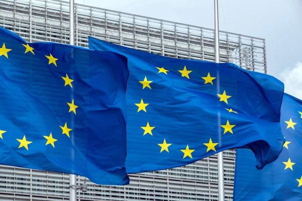 Bandeiras Frente Comissão Europeia Bruxelas Bélgica — Fotografia de Stock