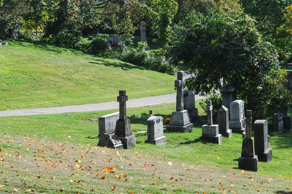 Montreal Kanada Ekim 2022 Sonbaharda Montreal Mezarlığı Nda Mezar Taşları — Stok fotoğraf