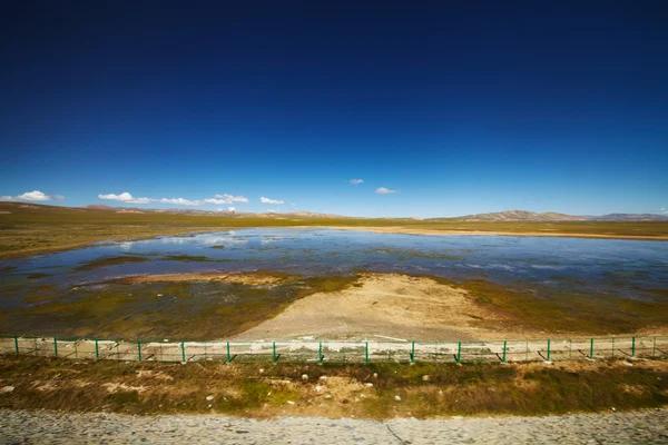 Paesaggio dei laghi in Tibet — Foto Stock