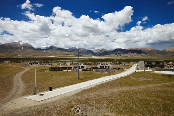 Villaggio rurale tibetano — Foto Stock