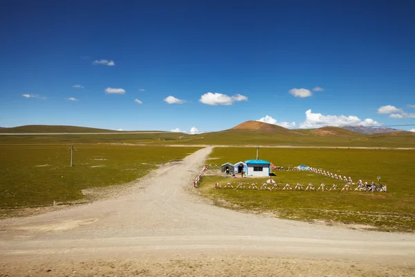 Kinesiska armén utpost i tibet platån — Stockfoto