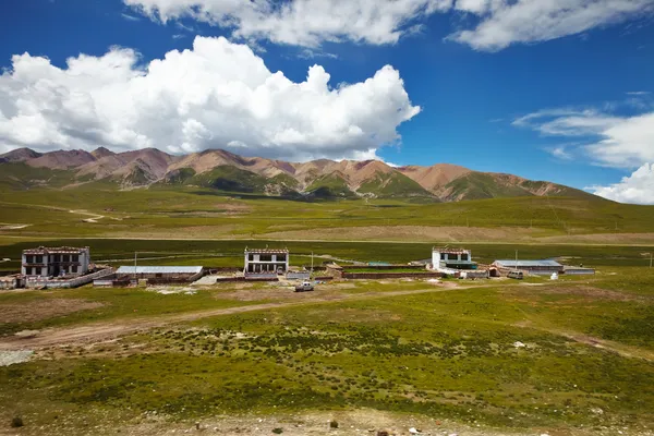 Villaggio rurale tibetano — Foto Stock