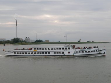 nehir elba üzerinde