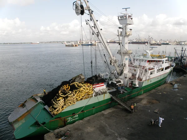 Fish mooring of port Abidjan — Stock Photo, Image
