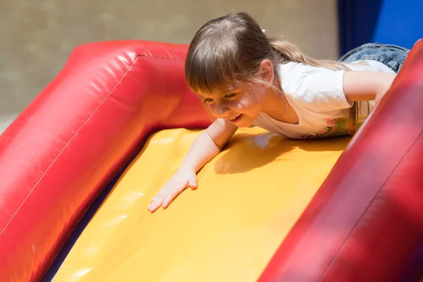 Niña en juego —  Fotos de Stock