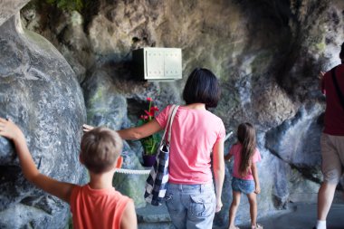 Lourdes grotto ailede