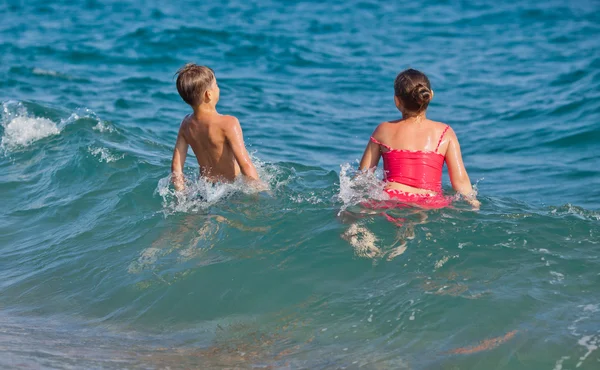 Heureux dans la mer — Photo