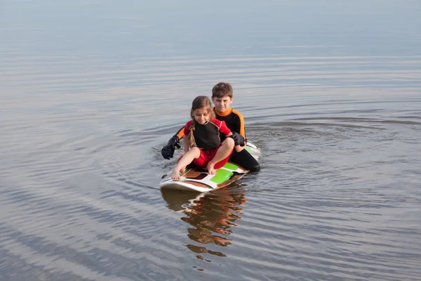 Aprendizagem de surf — Fotografia de Stock