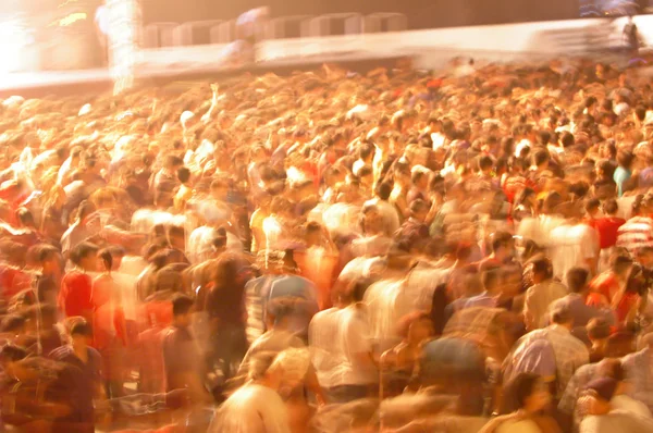 Crowd in blur motion — Stock Photo, Image