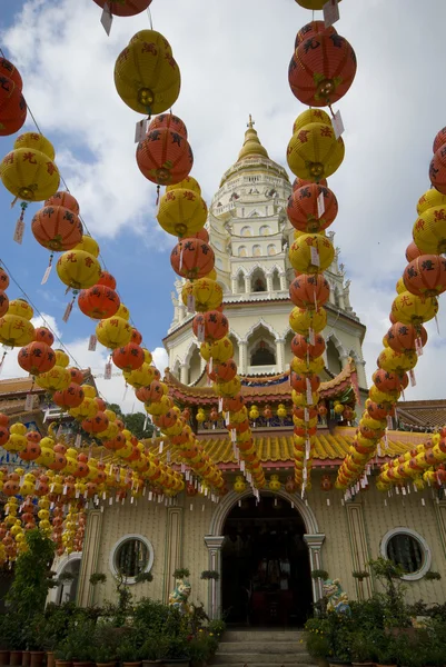 Centenas de lanternas no Templo Kek Lok Si — Fotografia de Stock