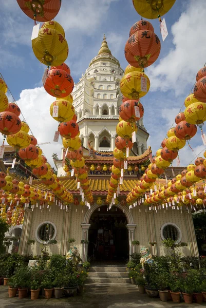 Több száz, a lámpák, a Kek Lok Si Temple — Stock Fotó