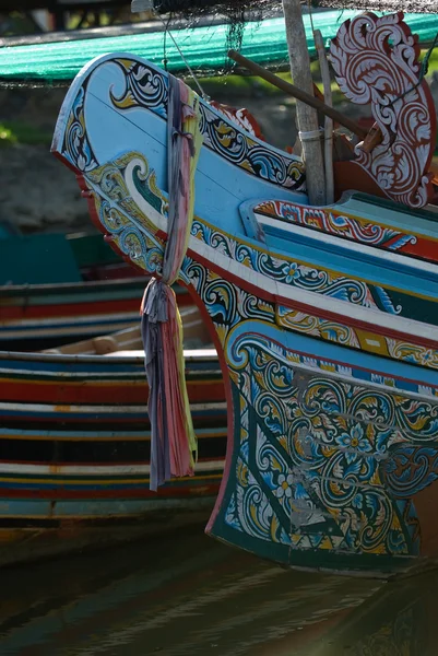 Barcos de madeira coloridos — Fotografia de Stock