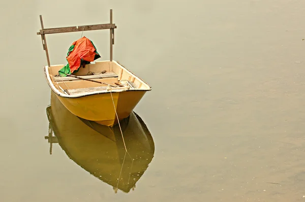 Einsames Boot — Stockfoto