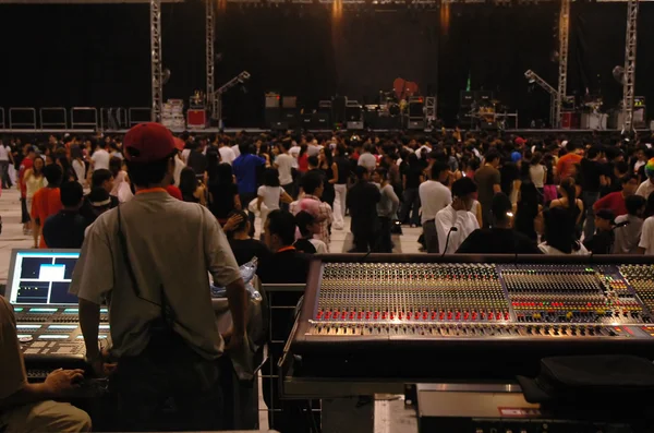 Técnico de sonido de concierto —  Fotos de Stock