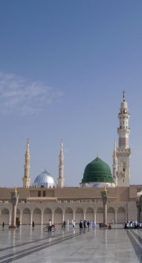 Medina - 22 Nisan: Hacılar yürüyüş Nabawi cami de