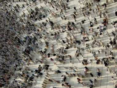 Üçüncü kat nerede hacılar dua için beklemek haram Camii göster