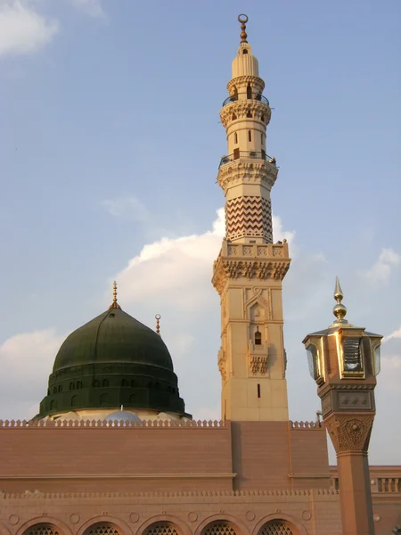 绿色的圆顶的麦地那圣寺清真寺 — 图库照片