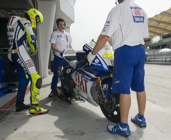 2009 valentino rossi van fiat yamaha team bij motogp officiële test — Stockfoto