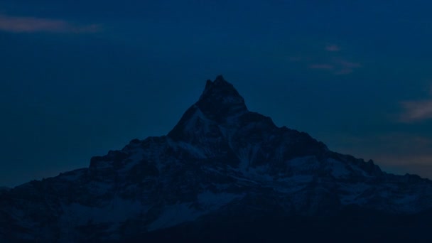 Montaña Machapuchare en la cordillera de Annapurna desde Dhampus, Pokhara, Nepal . — Vídeos de Stock