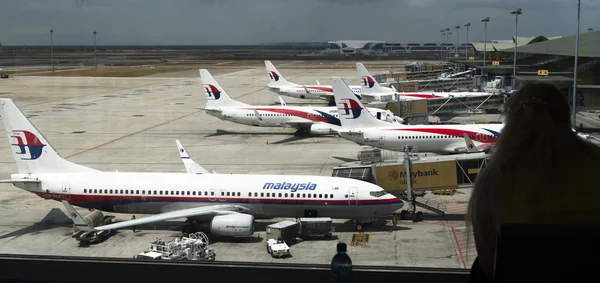 AEROPUERTO INTERNACIONAL DE KUALA LUMPUR - 17 DE MARZO: Malaysia Airlines — Foto de Stock