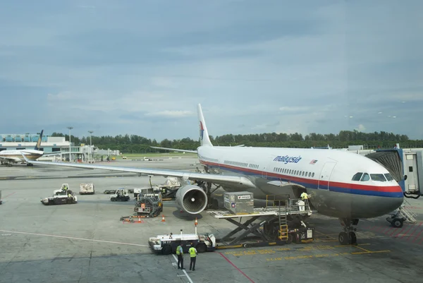 Kuala lumpur luchthaven - 22 juni: malaysia airlines — Stockfoto