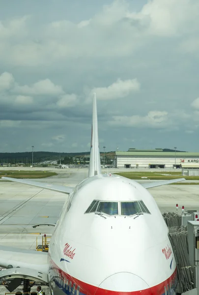 AEROPUERTO INTERNACIONAL DE KUALA LUMPUR - 23 DE JUNIO: Malaysia Airlines — Foto de Stock