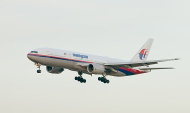 kuala lumpur Uluslararası Havaalanı (KLIA), sepang, Malezya-21 Temmuz 2014: boeing 777-200er (9m-mrb) mas toprakları KLIA Malezya.